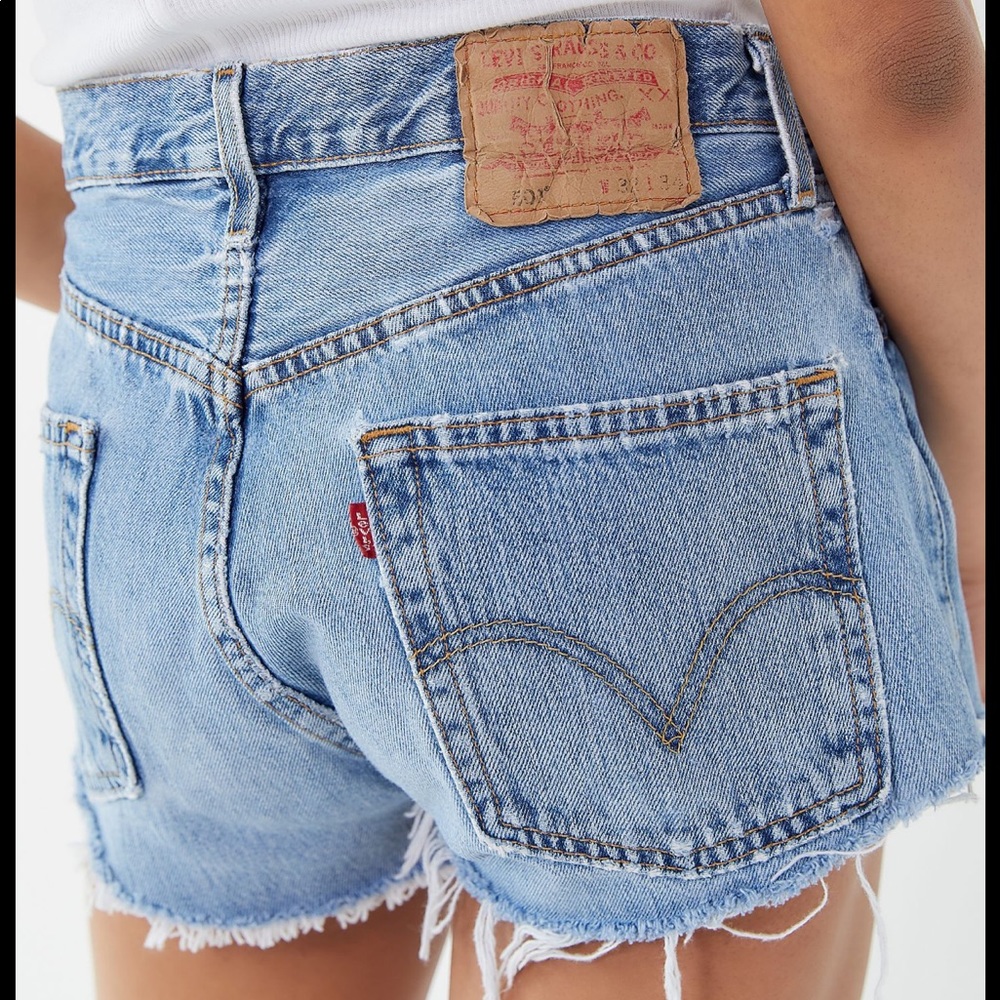 Levi’s 501 High-Waisted Denim Short – Fault Line